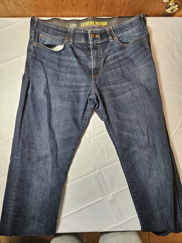 Lee Extreme Motion Jeans Mens 36x30 Blue Straight Fit Tapered Leg Stretch Denim