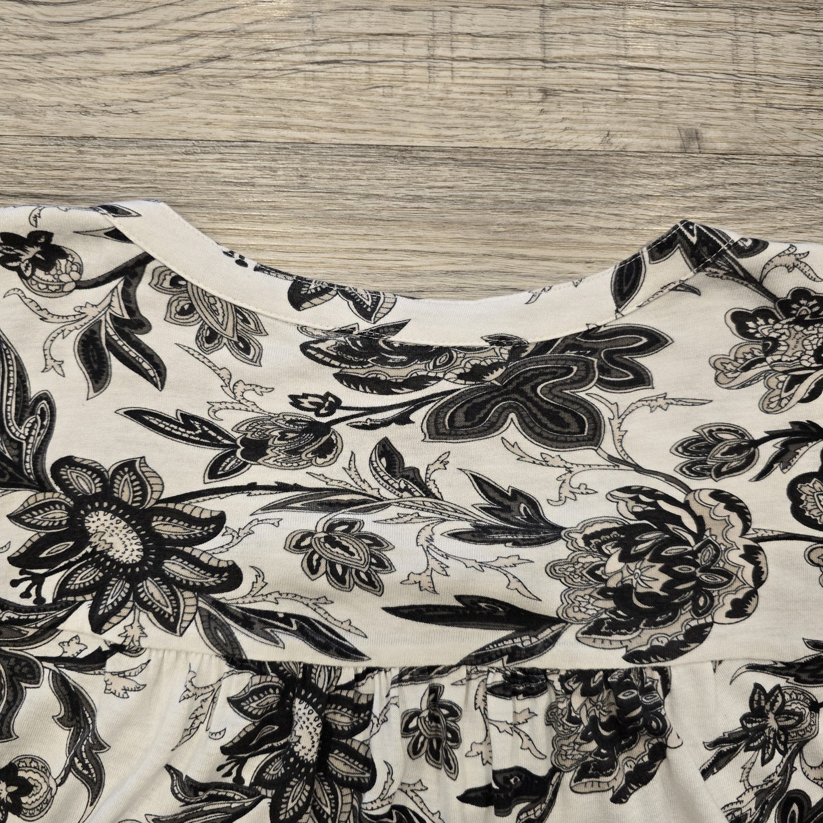 Lucky Brand Top Blouse Womens Medium Black White Floral Long Sleeve V-Neck 