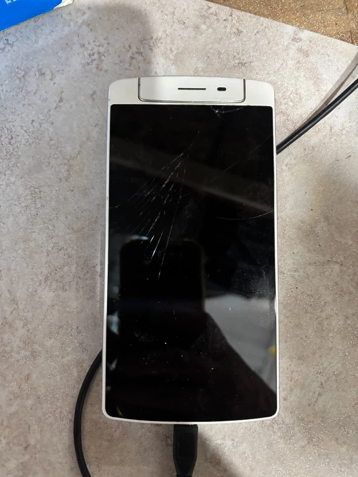 KOCASO PLATINUM v8 UNLOCKED PHONE - CRACKED AS-IS - POWERS - READ hva - Image 2 of 4