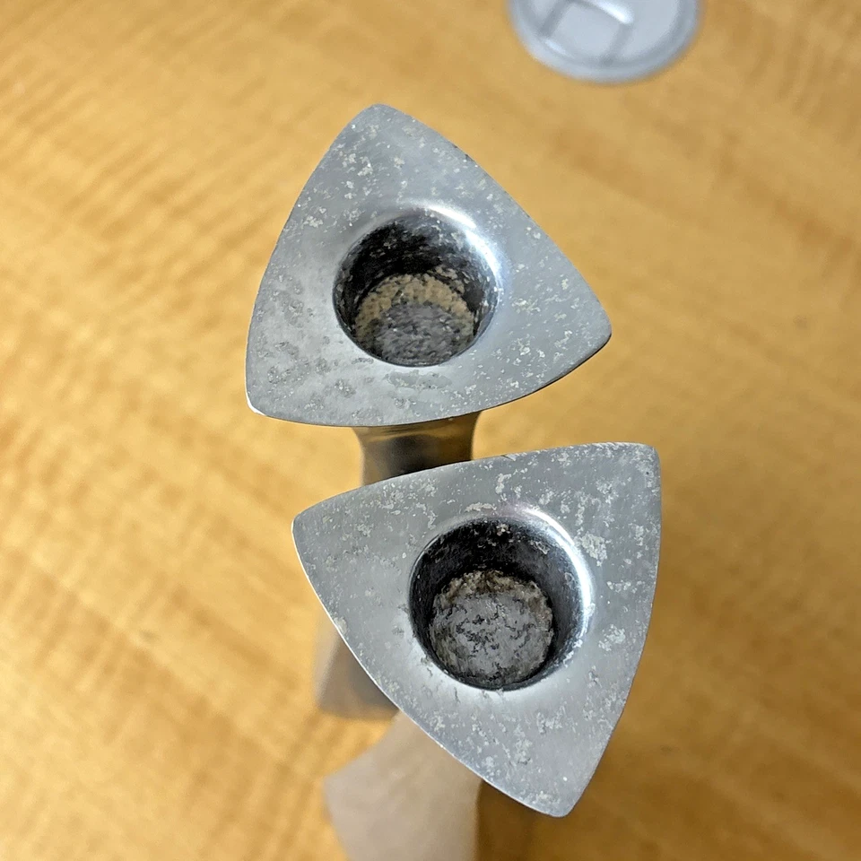 Par de candelabros vintage de aleación de aluminio NAMBE 596 Tri-Corner 9,75" Foto 4 de 4