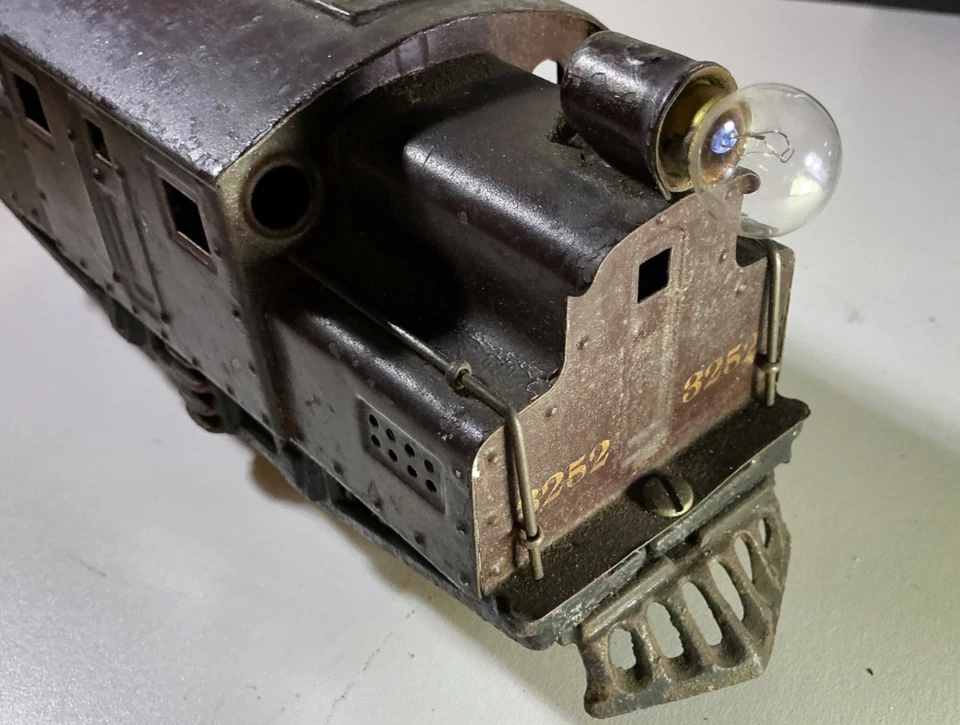 Locomotora eléctrica calibre O IVES #3252, versión temprana sin paneles laterales de latón Foto 2 de 4