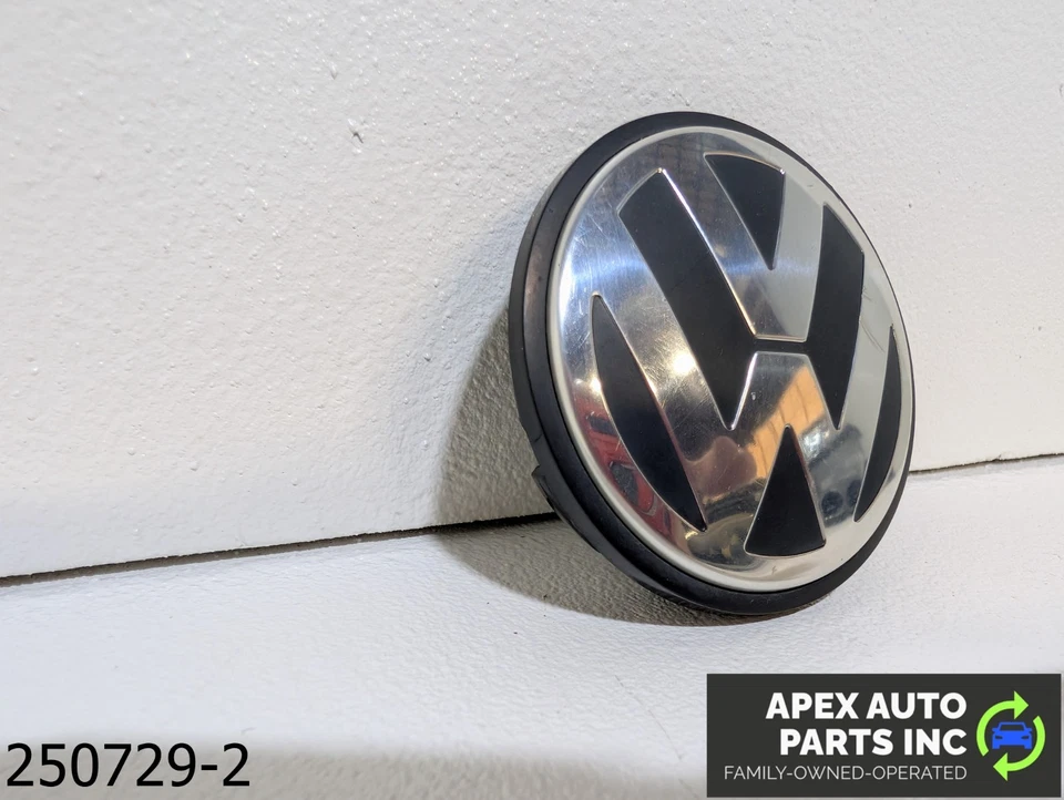 Tapa central OEM 2009-2011 Volkswagen Tiguan 2,0 L Foto 3 de 4