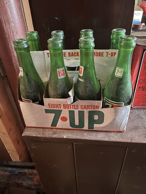 Vintage 8 Pack 7 Up Bottles w/ Cardboard Carrier Case 7 oz. Bottles;