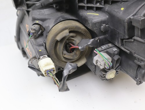 Phare droit occasion TOYOTA AVENSIS II phase 1 - 115 D-4D - Photo 6/6