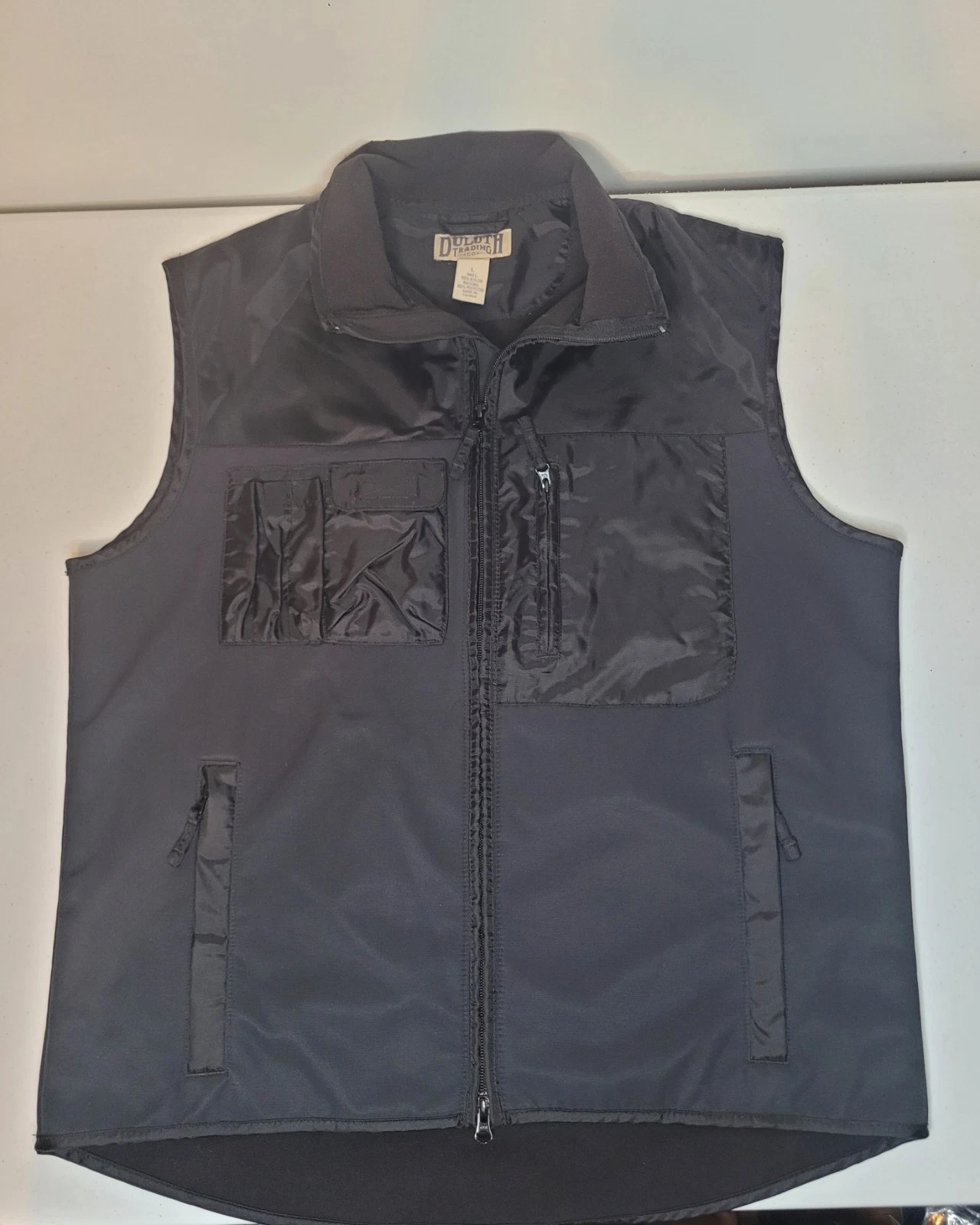 Duluth Trading Company Mens L Utility Vest Fishing Hiking Cargo Pockets Work