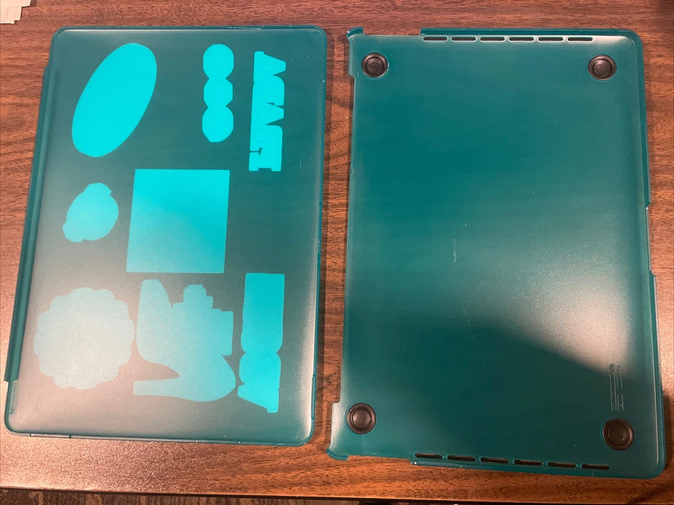 13” MacBook Pro Speck  protective cover 2016 green with stickers - Image 3 of 3