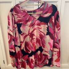 Blouse  Halogen  blouse  w floral colorful design size 2X v neck great condition