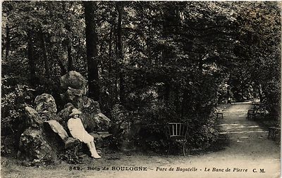 CPA Paris 16e Paris Bois de Boulogne Parc de Bagatelle Banc de Pierre (313272)