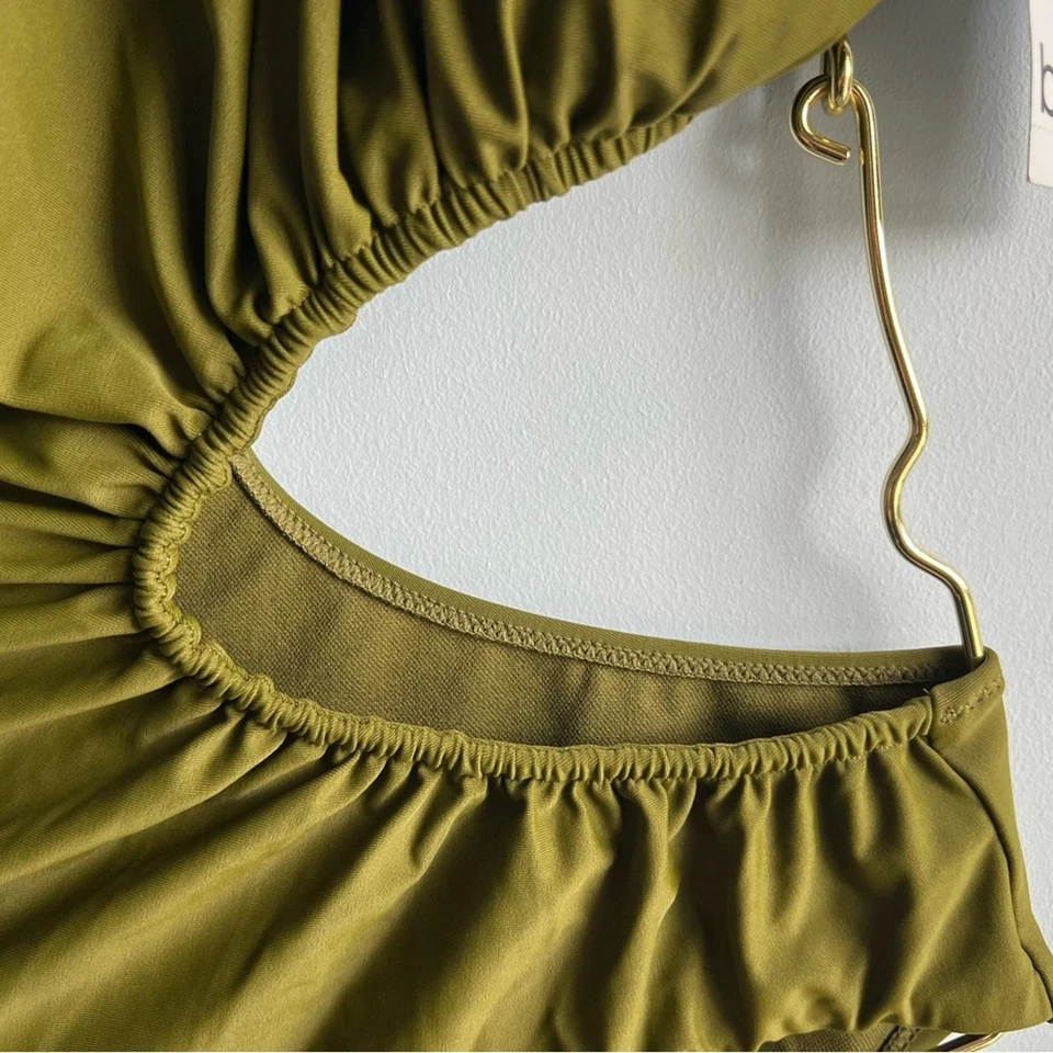 Traje de baño Bar III para mujer con recorte asimétrico de una pieza talla grande Foto 3 de 4