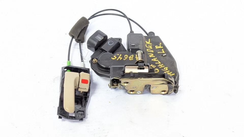 01-07 Actuador de bloqueo de puerta de conductor trasero izquierdo Toyota Highlander con manija OEM Foto 2 de 4