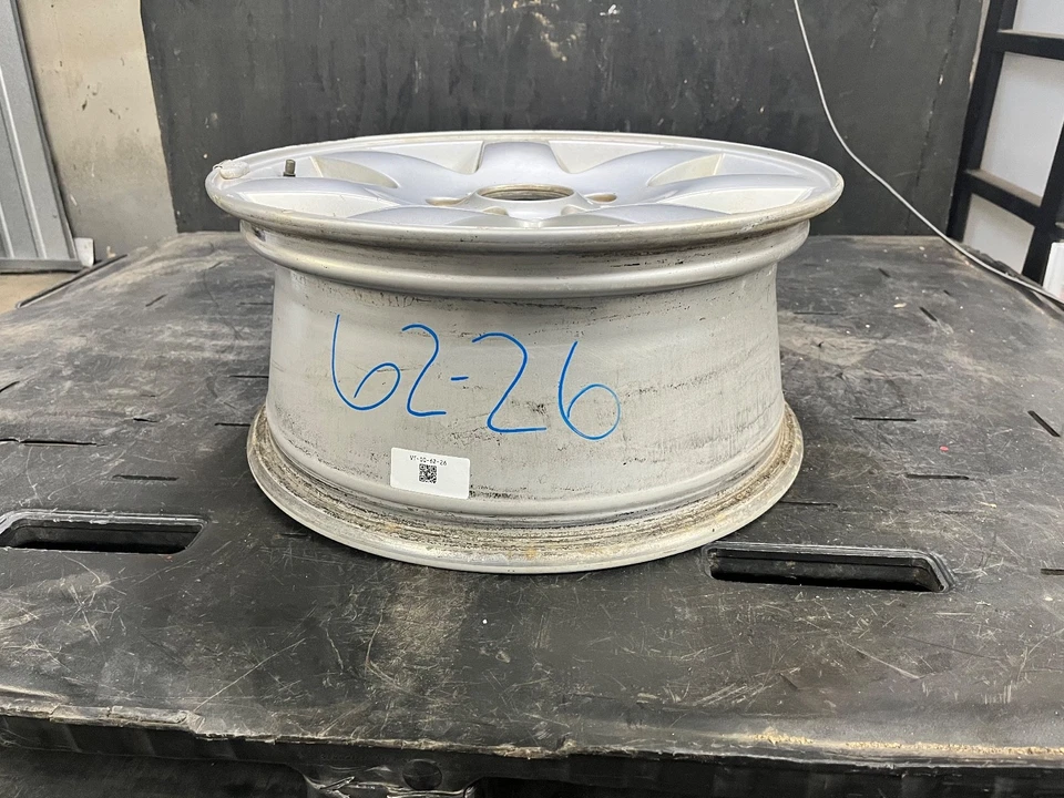 99-06 BMW 325I E46 Wheel Factory Rim 16" X 7" 7 Spoke Alloy Cap Style 45 OEM - Image 2 of 4