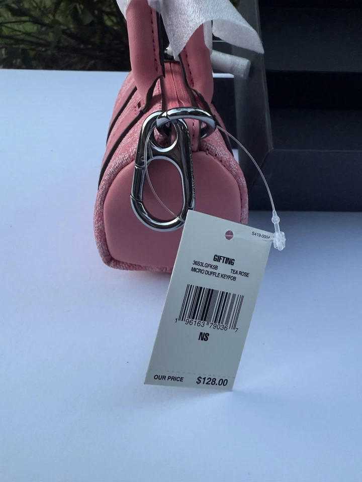 Michael Kors XS Lona Llavero Caja de Regalo Rosa de Té Mk Logo Foto 3 de 4