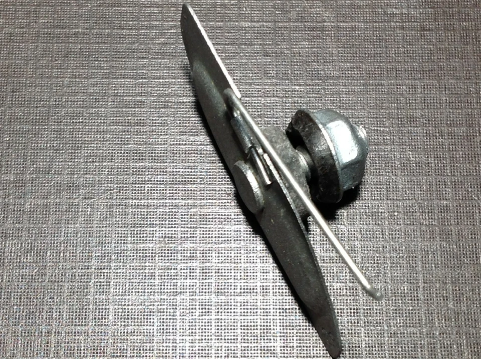 100 NORS 挡泥板四分之一门皮带成型夹密封螺母 1-1/8 至 1-1/2 M — 第 2/4 张图片