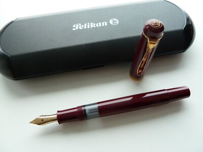Pelikan M250 - Füllfederhalter - 14k M - bordeaux
