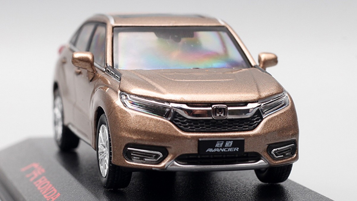 1/43 Scale Honda AVANCIER Gold Diecast Car Model Toy Collection