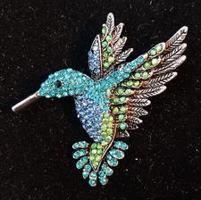 High Style Hovering HUMMINGBIRD Rhinestone Necklace Pendant BROOCH Blue Tones