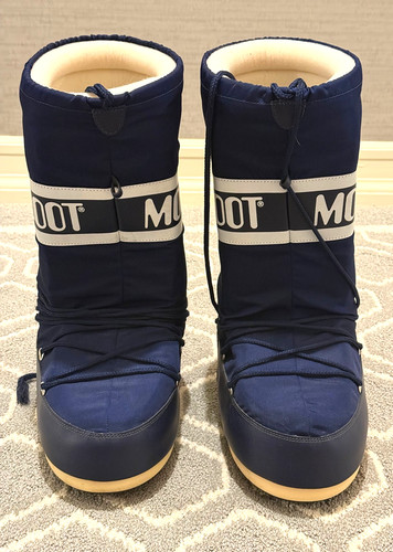 Moon Boot, The Original. Insulated Unisex Slip On, US Size 9-10.5. LN