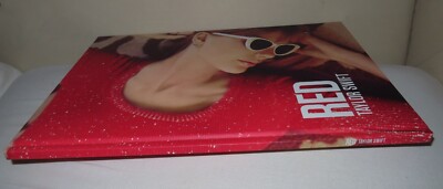 テイラースウィフト　RED フォトブック TAYLOR SWIFT Official Taylor Swift Red Album Photo Book (Hardcover