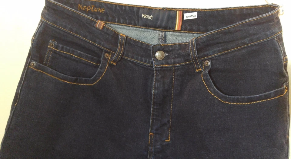 Pantalones de mezclilla con ribete premium Notify Neptune Foto 3 de 4