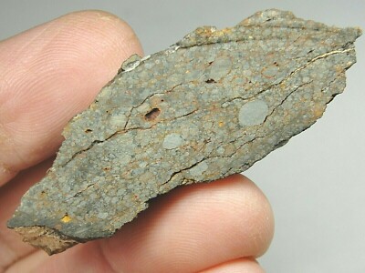 国産蛇紋石台座付き2.7kg 鑑賞石 蛇石 木製台座付 3.5㎏ 蛇紋石 （蛇紋石 3．8kg 鑑賞