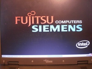 Vintage Fujitsu Siemens Esprimo Mobile Bastler Ersatzteile Display Tastatur