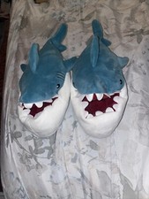 Childs Slippers Sharks Child Size M 2/3
