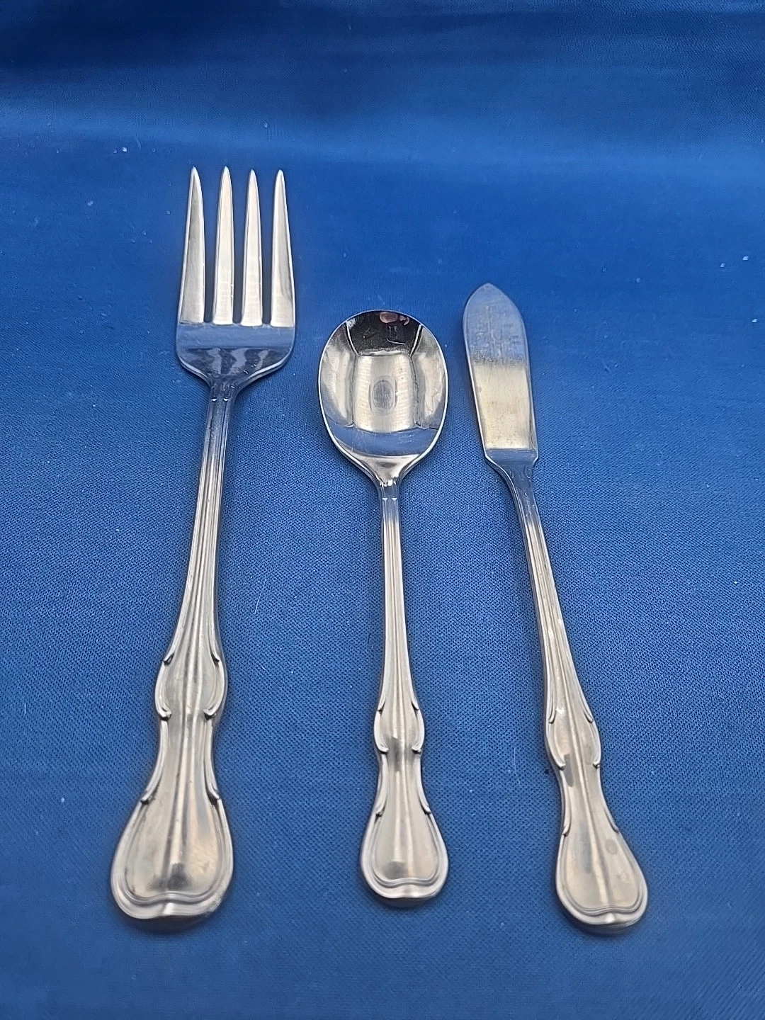 Lot of 3 Reed Barton Modern Provincial Stainless Serving Pieces