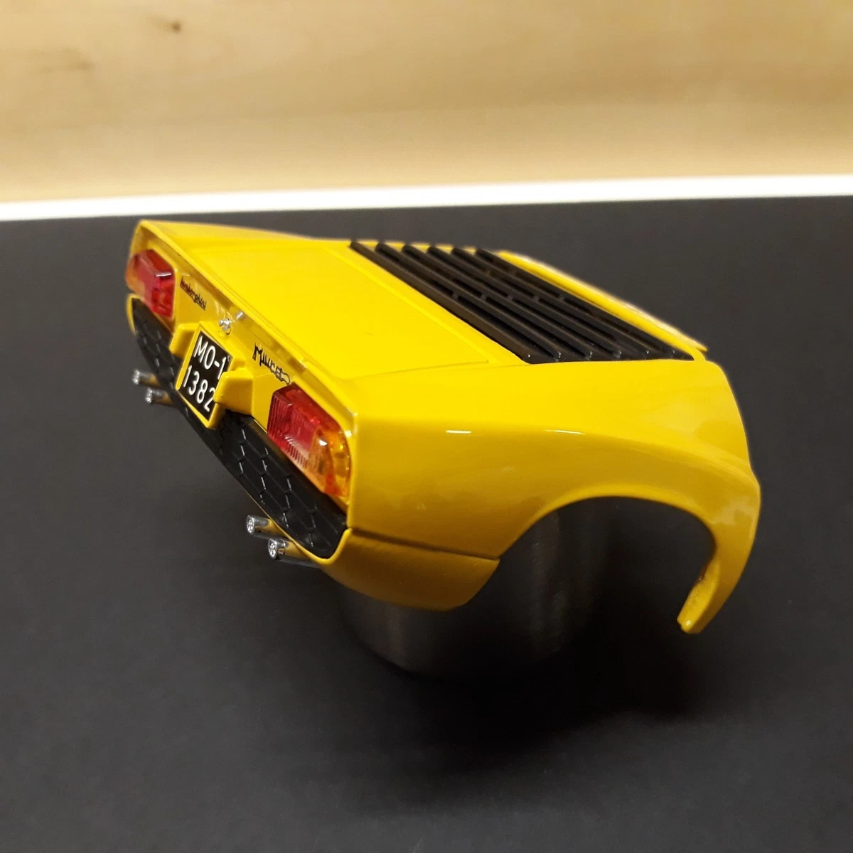 Véhicules miniatures jaunes Anson 1:18