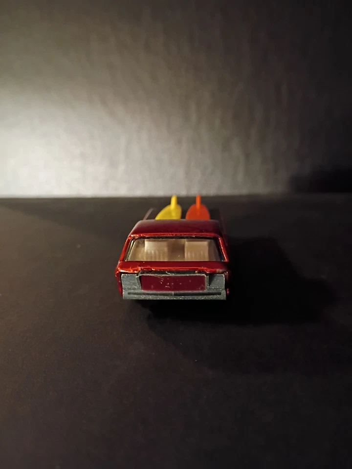 HotWheels Redline 1967 Deora Sweet 16 Red Spectra Flame  Foto 4 de 4