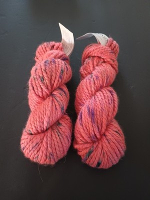 URU YARN SET OF 2 HANKS COLOR COZY YARN BY KNITCRATE NOON CHAI SUPER BULKY 
