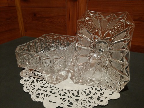 LARGE VINTAGE EAPG CLEAR GLASS FOOTED COVERED CANDY DISH - Picture 8 of 12