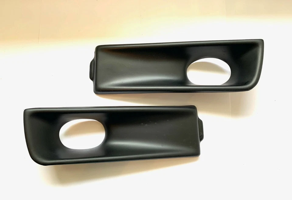 VW Vento Lufteinlass obere (neben Blinkleuchte) 2St Lufthuze schwarz GFK Golf 3 - Bild 3 von 4