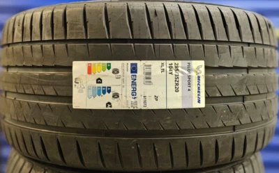 Pneu été MICHELIN Pilot Sport 4 285/35 ZR20 XL 104Y Runflat ZP - Photo 1/2