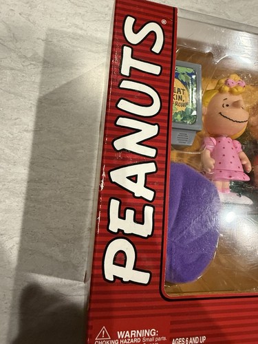New Memory Lane Good Ol' Charlie Brown Great Pumpkin Peanuts Figure Collections - Picture 7 of 11