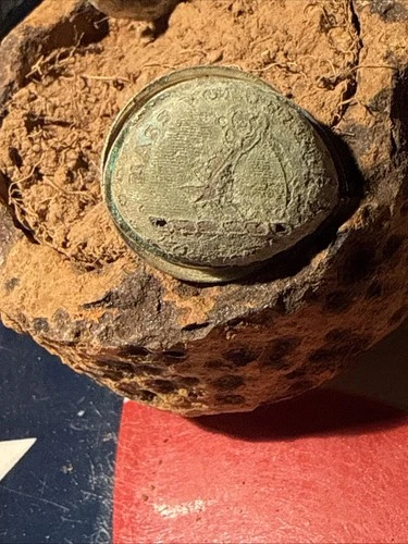 Dug Civil War 💥 🇺🇸 💣 Massachusetts Volunteer Militia Coat Button Nice