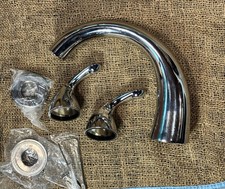 Delta Faucet Classic 2-Handle Widespread Roman Tub Faucet Trim Kit T2705 Chrome