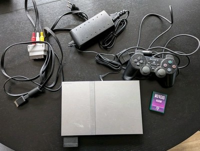 Sony PlayStation 2 Slim Silver Spielekonsole - Teildefekt inkl. SD Kart Reader