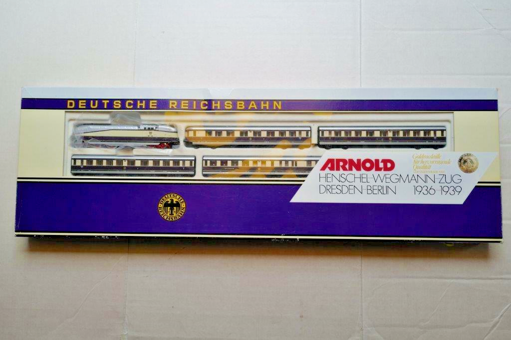 ARNOLD ドイツ帝国鉄道 HENSCHEL-WEGMANN-ZUG Nゲージ ARNOLD ドイツ帝国鉄道 HENSCHEL-WEGMANN-ZUG Nゲージ 模型