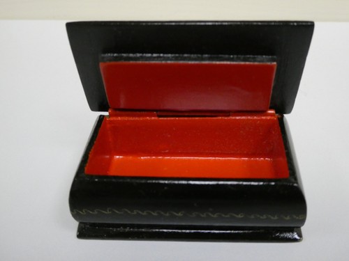 Original russische Lackdose Lupenmalerei , Maße 2,7 x 7 x 4 cm Signiert - Bild 3 von 7