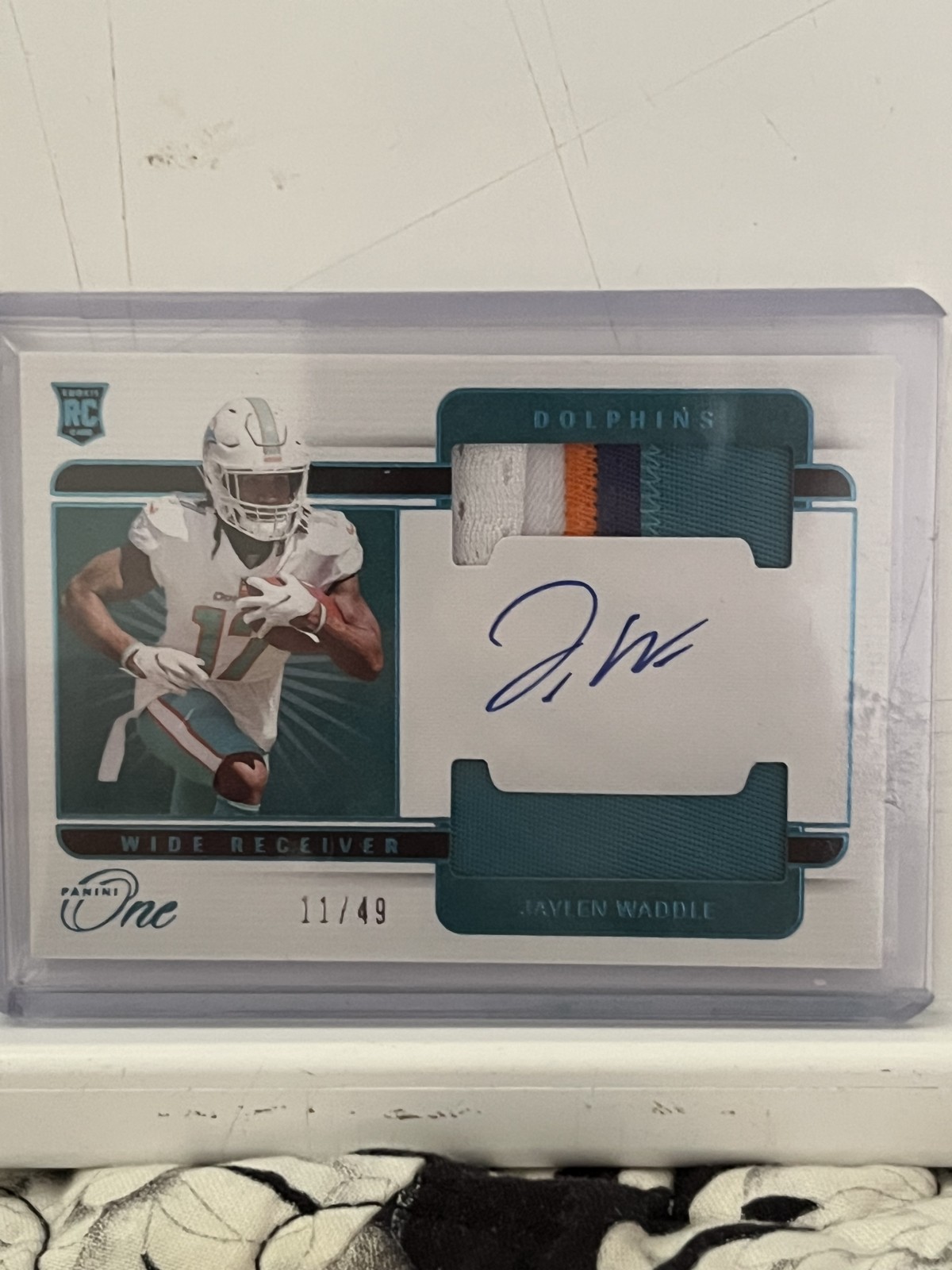 2021 Panini One - Rookie Dual Patch Autograph Jaylen Waddle #38 Blue /49