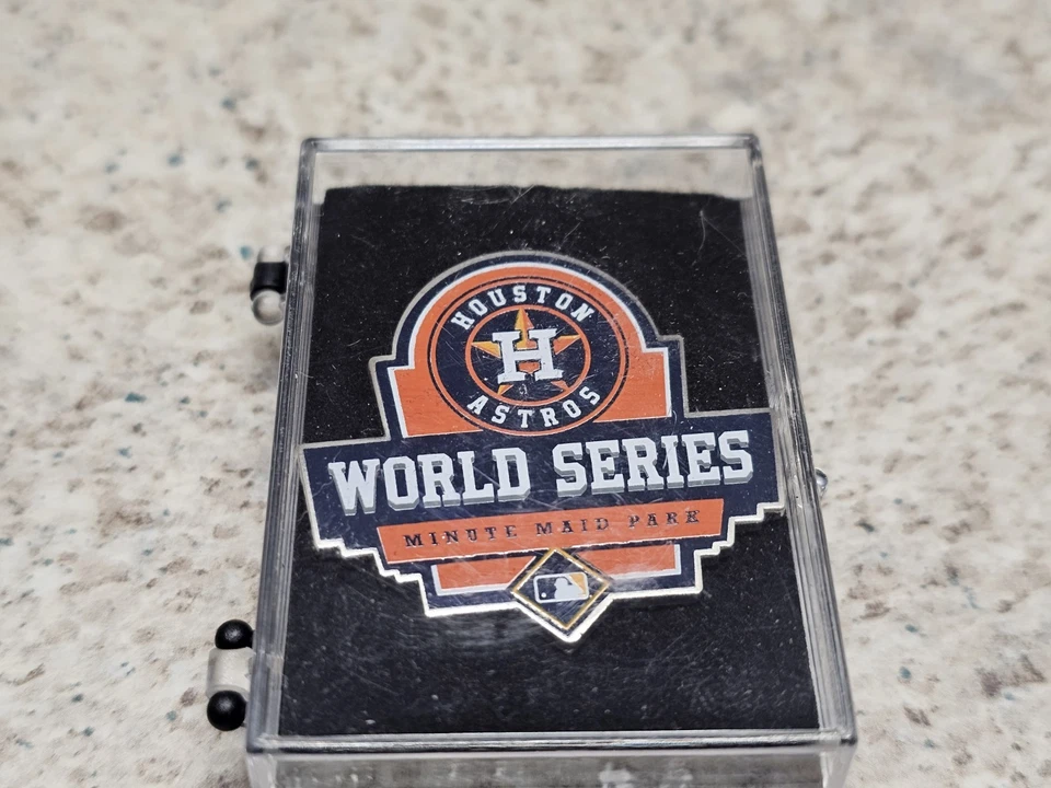 Houston Astros MLB 2017 World Series Pin/Button - Image 3 of 4