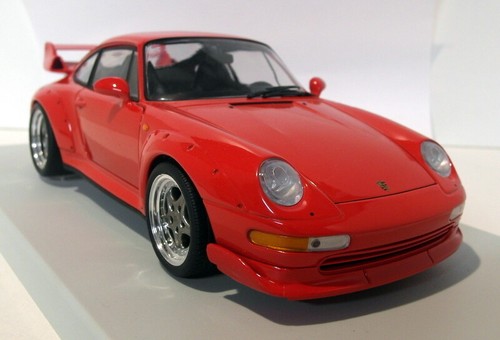UT Models 1/18 Scale Diecast 27833 - Porsche 911 GT2 993 - Red - Picture 4 of 5