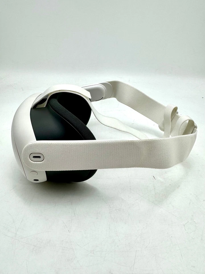 META QUEST 3 512GB - ULTIMATE MIXED REALITY EXPERIENCES - WHITE - Image 4 of 4