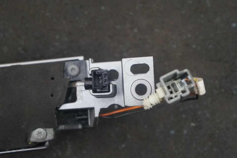 左后内门把手窗开关原始设备制造商阿斯顿·马丁 Rapide 2014 — 第 4/4 张图片