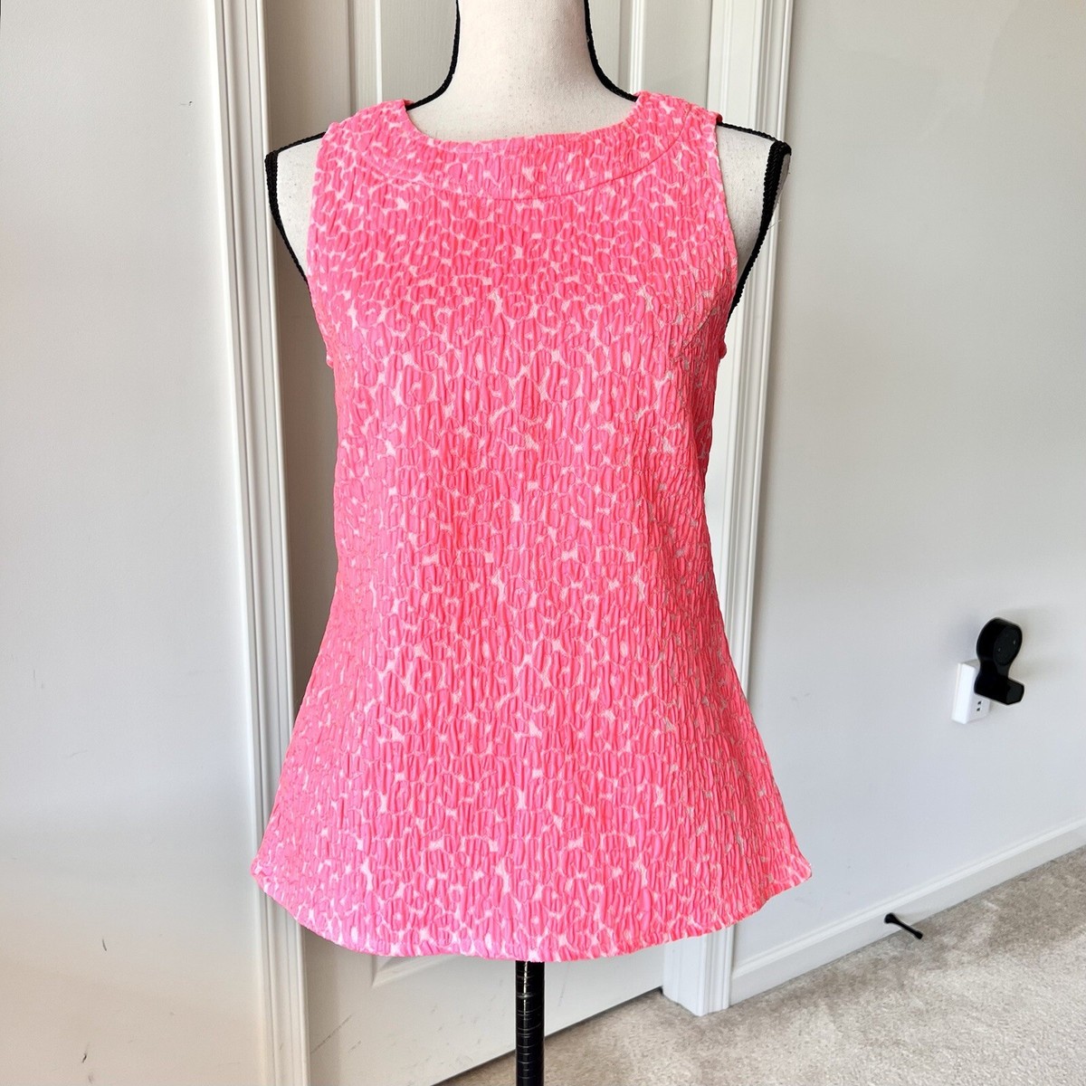 BANANA REPUBLIC Textured Floral Sleeveless Swing-Style Top—SZ. 2