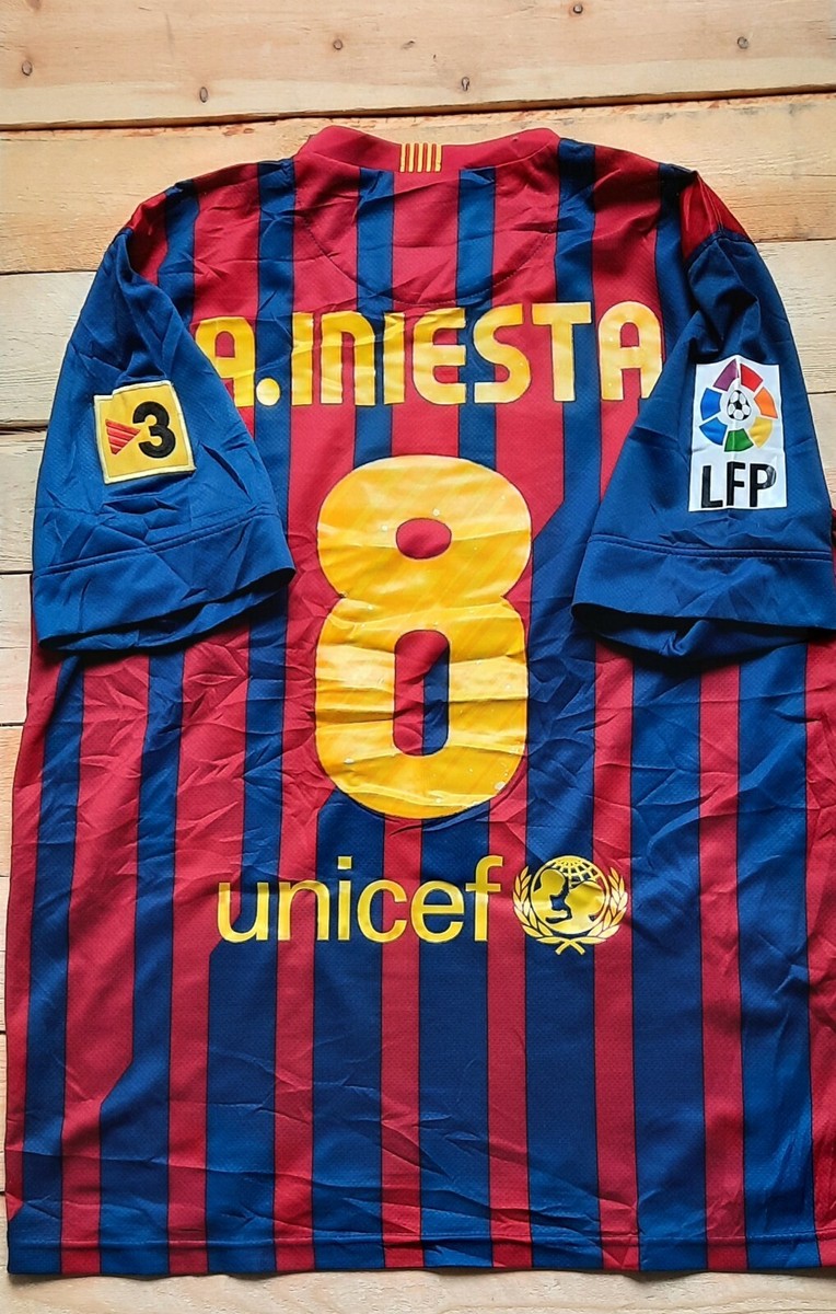 Nike FC Barcelona 2011/2012 Andres Iniesta Jersey - Size (L) Large