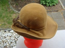 // Vintage Henry Pollak Launcelot Jacki Fedora Hat Velour With Feathers Size 7