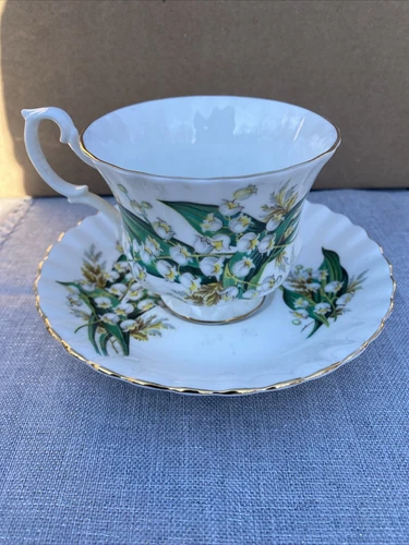 Vintage Royal Albert Lily Of The Valley Tea Cup & Saucer beautiful