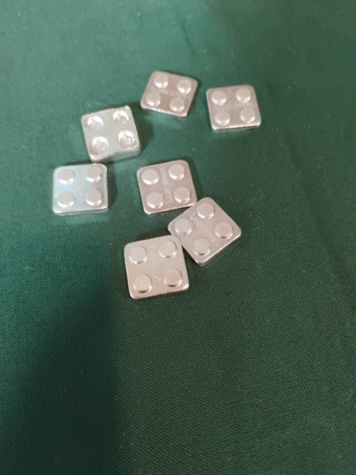 7-pieces LEGO BRICK STACKER 1 OZ 999 SILVER total weight - Image 3 of 4