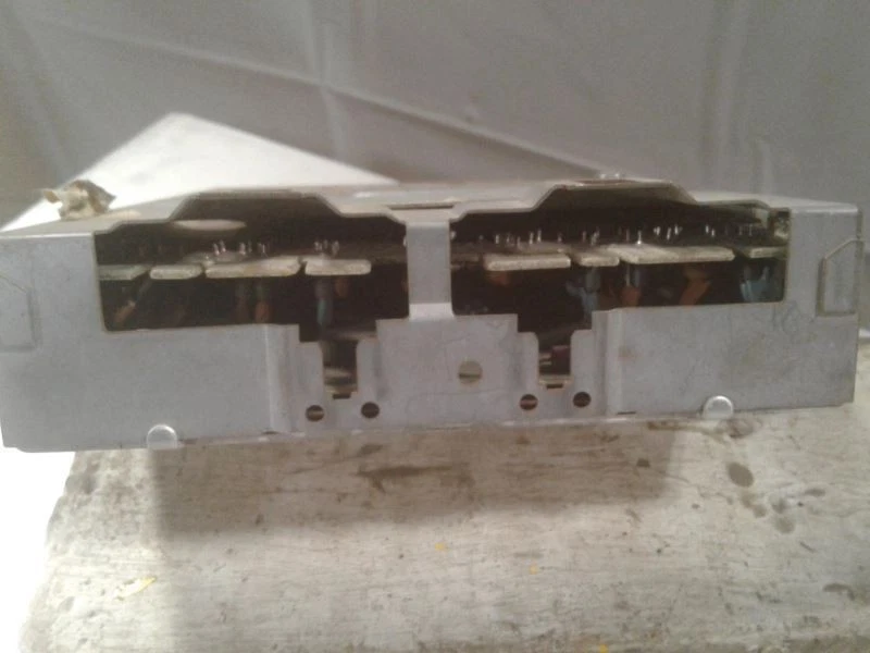 Módulo de control electrónico ECM del motor 6 cilindros 4BC compatible con 80-81 CENTURY 641835 Foto 2 de 3